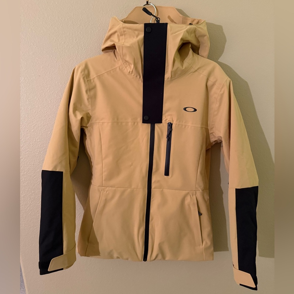 NWOT Oakley Ski Jacket